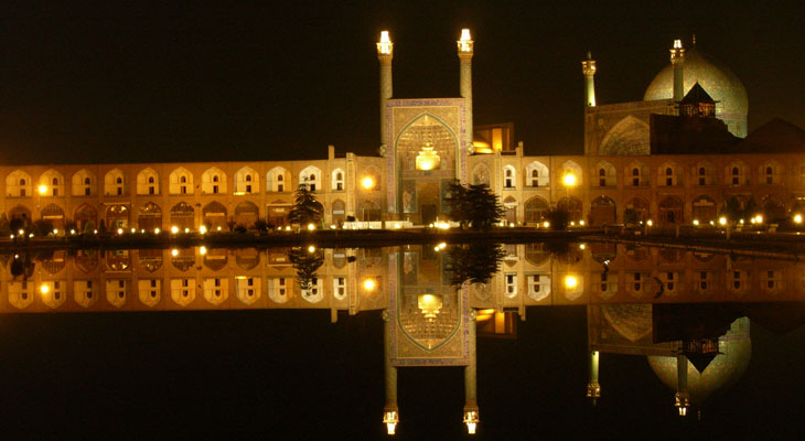 foto-notturna-moschea-iran