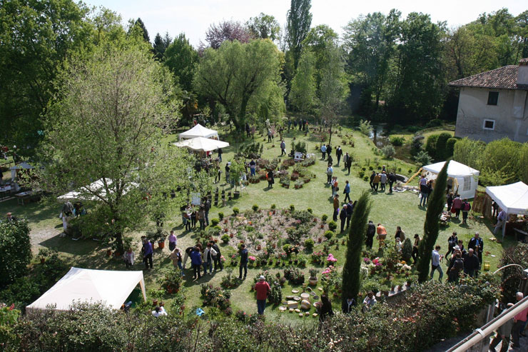2-Castelli-di-Strassoldo-In-Primavera-Fiori-Acque-e-Castelli-743