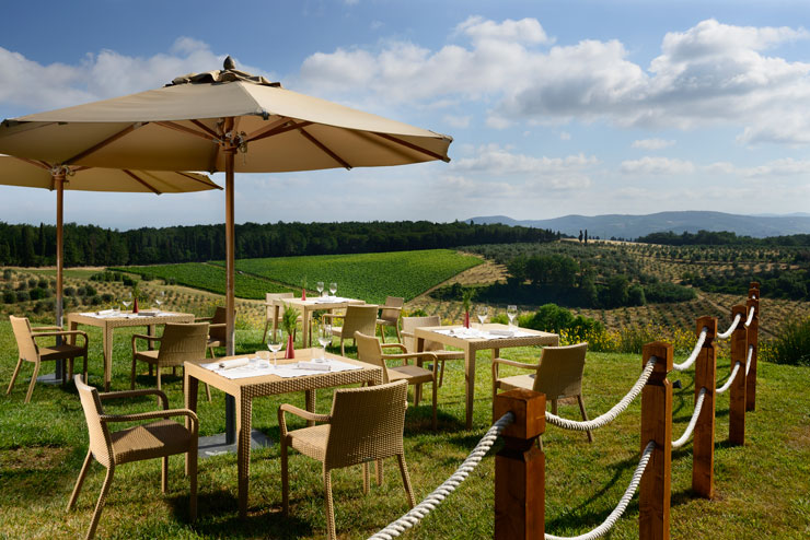 La-Torre-by-the-Pool-alberghi-nel-chianti-castello-del-nero-700