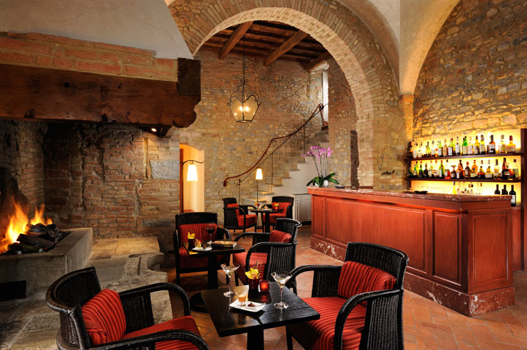 The-Bar-alberghi-nel-chianti-castello-del-nero-700