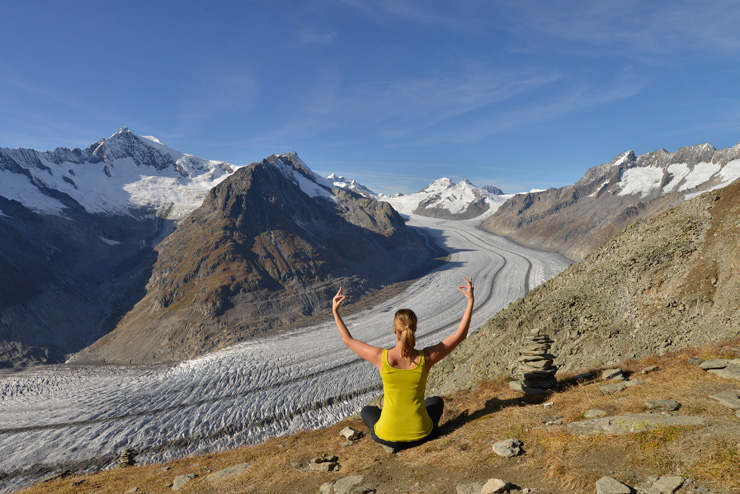 Yoga-in-Aletschgletscher-Eggishorn-Sommer-Aletsch-Arena-700