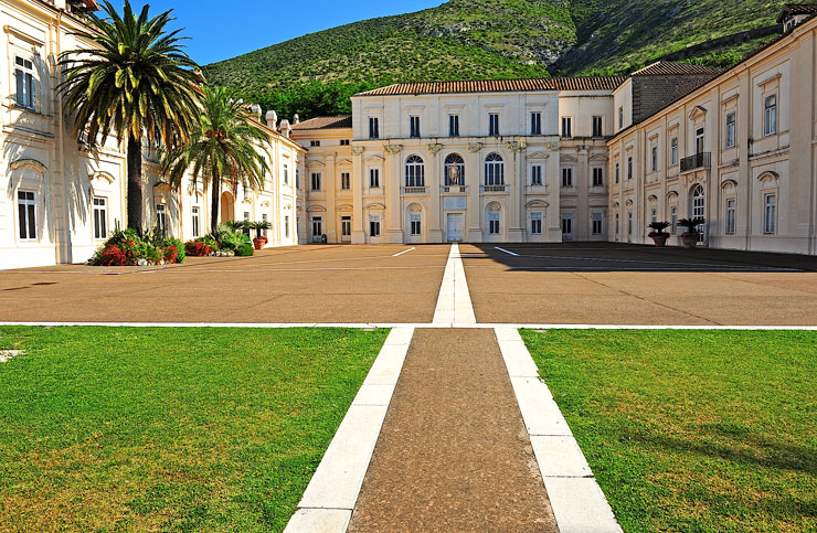 3-Piazzal-Belvedere-Reggia-di_Caserta-700