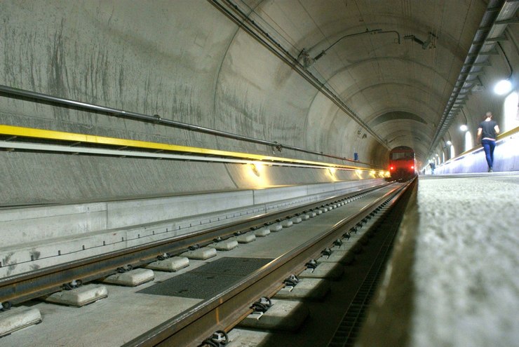 Andare a Lucerna in treno dentro il Tunnel del San Gottardo