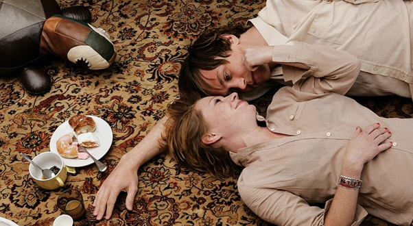 Birgit Minichmayr  (Gitti) e Lars Eidinger  (Chris) in Everyone Else (2009) diretto da