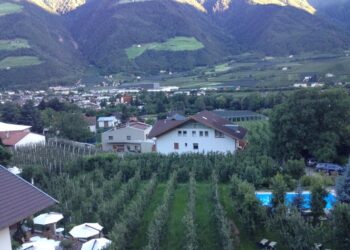 Alla scoperta delle Dolomiti. Con un’auto da corsa