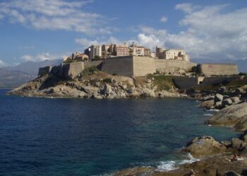 TOUR ESTIVO SU DUE RUOTE: SCOPRI LA CORSICA