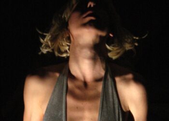 LORETTA STRONG DI COPI CON LA REGIA DI GIUSEPPE ISGRÒ IN SCENA AL TEATRO DELLA CONTRADDIZIONE