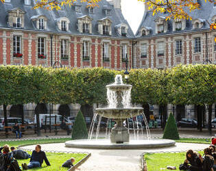 UNA PASSEGGIATA AL MARAIS, IL QUARTIERE PIÙ BELLO DI PARIGI
