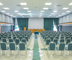 VALTUR GUARDA AL MICE