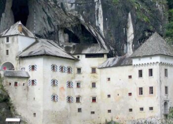 COSA VEDERE IN SLOVENIA: GROTTE DI POSTUMIA E CASTELLO DI PREDJAMA