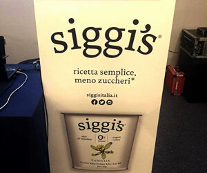 Dopo il grande successo negli USA, lo yogurt dalla ricetta semplice, con meno zuccheri, si prepara a conquistare i palati degli italiani.