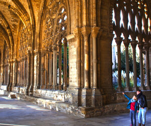 La Catalunya? Va ben oltre la visita di Barcellona e i suoi dintorni. Le bellezze della sua regione, racchiusa tra il Mediterraneo e i Pirenei, risponde alle esigenze dei viaggiatori più esigenti