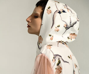 Colori fantastici, rappresentati su pura seta, creazioni come autentiche opere d’arte, composte come in un quadro.