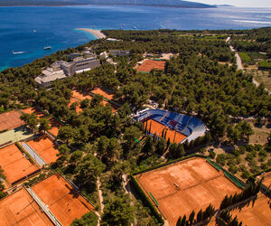 Da martedì 4 a domenica 9 giugno, in scena il Croatia Bol Open a due passi da alcune delle spiagge più belle del mondo. Un appuntamento da non perdere.
