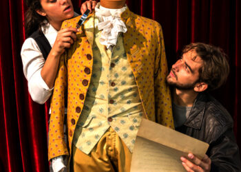 Come succede da oltre quindici anni, il Piccolo Teatro di Milano accompagna gli spettatori più giovani nel “dietro le quinte”, per capire e apprezzare come nasce una spettacolo teatrale. Quest’anno due attori, Marica Mastromarino e Claudio Pellerito, novelli Indiana Jones, trasformeranno la visita in una vera e propria caccia al tesoro.
