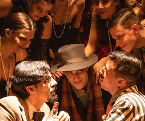 Dal 14 al 24 novembre 2019 al Teatro Filodrammatici di Milano, in prima nazionale, lo spettacolo "Gioventù Senza" di Bruno Fornasari, che rappresenta i fatti accaduti ad una classe di allievi di liceo nel ’34, anno in cui il nazismo conquista il potere dopo l’incendio del Reichstag.