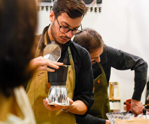 L'evento caratterizzato da tutto ciò che rappresentasse il mondo del caffé. Dalle bancarelle di caffè e cibo, coinvolgenti esperienze di degustazione, dimostrazioni dal vivo di baristi di livello internazionale, seminari interattivi, cocktail di caffè, musica dal vivo, DJ, mostre d'arte e molto altro...