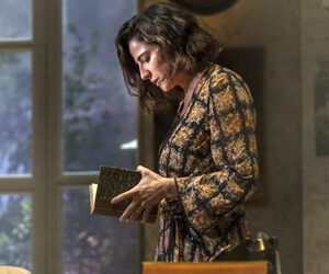 Arriva al Manzoni di Milano, dopo essere stato a Roma, “The Deep Blue Sea”, una storia d’amore e un’indagine sui sentimenti umani del drammaturgo inglese Terence Rattigan. Una godibilissima Luisa Ranieri, accompagnata da un ottimo cast, per la regia di Luca Zingaretti.