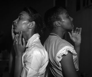 Essere Umane: un viaggio nella storia e nel mondo attraverso una lente femminile