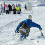 Sciare senza barriere in Piemonte. Vacanze accessibile sulla neve per sciatori e non