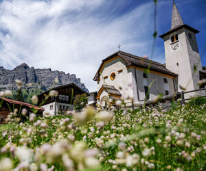 Leukerbad, natura e bellezza in Svizzera: il posto ideale per un riposo attivo in montagna