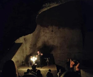 Il Concerto al buio: esperienza sensoriale unica alla Galleria Borbonica a Napoli