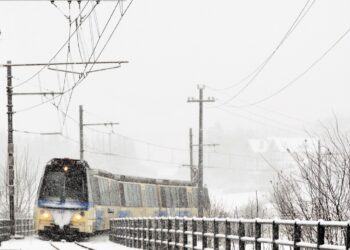 Viaggiare in due pagando un solo biglietto? Viaggio nel cuore dell'inverno con la Ferrovia Vigezzina-Centovalli