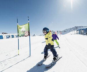 Valle dello Stubai: per baby sciatori skipass gratuito e settimana bianca fino ad aprile