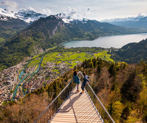 Interlaken: la destinazione ideale in Svizzera per vacanze relax e d'avventura
