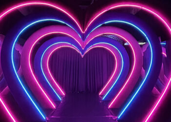 Love Museum a Palazzo Fondi a Napoli: la mostra immersiva colorata, divertente e instagrammabile