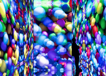 Balloon Museum a Napoli: l'arte gonfiabile invade la Mostra d'Oltremare