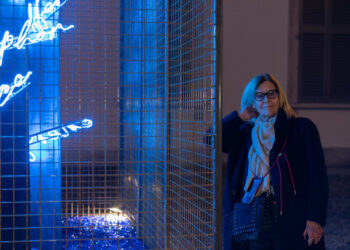 La Luce della Mente - un'insegna urbana: l'opera di Federica Marangoni a Palazzo Reale a Milano