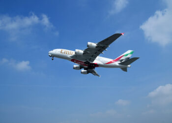 Emirates, la prima compagnia al mondo che decolla con carburante 100% sostenibile