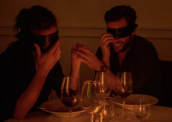 Dining in the Dark: esperienza culinaria unica ad occhi bendati a Milano