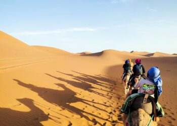 Marocco: dune di Erg Chigaga in dromedario