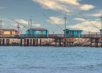 La bellezza in blu: il nuovo itinerario dedicato al mare di Pesaro e provincia