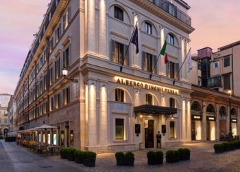 L'Hotel d'Inghilterra riapre e presenta il nuovo look dell'iconico caffè Romano e Andrea Sangiuliano come nuovo Executive Chef
