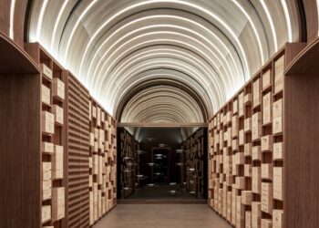 Monte-Carlo, il lusso va in bottega: riaprono le mitiche cantine dell’Hôtel de Paris
