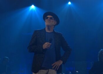 “Nevergreen”: De Gregori si racconta fuori dagli schemi al Lido e nei cinema
