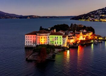 Un viaggio tra fiabe e tradizioni: il Natale nel Distretto dei Laghi