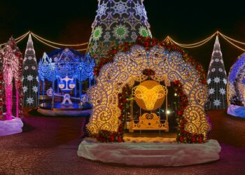 Illuminandia: le luminarie pugliesi trasformano Monopoli in un parco di luce e meraviglia