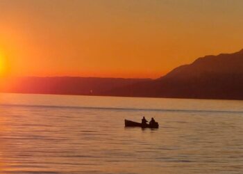Campo, il borgo sospeso sul Garda che a Natale diventa una fiaba