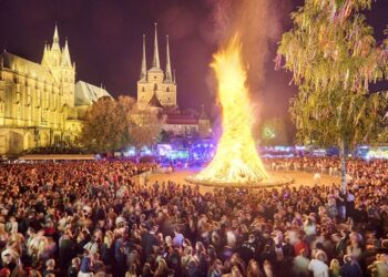 Viaggio di Pasqua in Germania: tra falò, mercatini e tradizioni