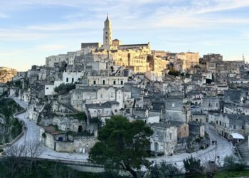 Il fascino irresistibile di Matera, la "città dei Sassi"