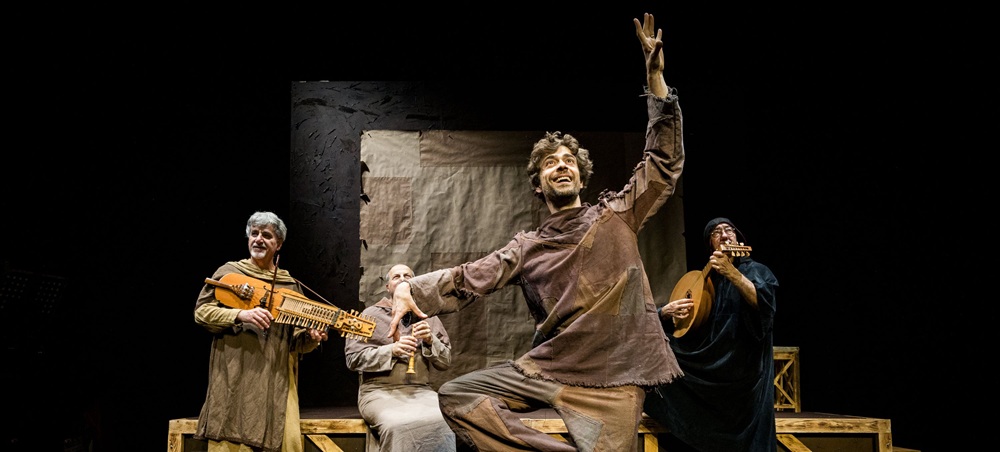 Fra’ - San Francesco, la superstar del Medioevo: Giovanni Scifoni è il santo geniale e visionario