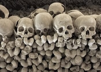 Il Cimitero delle Fontanelle: identità e spiritualità nel cuore di Napoli
