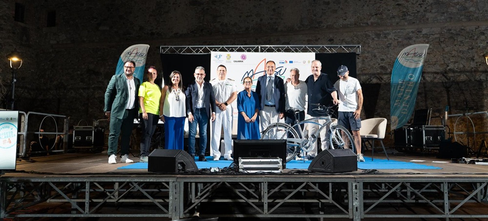 Lo Stretto di Calabria, dove il mare diventa destinazione