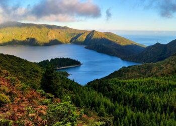 São Miguel, tra crateri, sorgenti calde e paesaggi da film