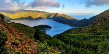São Miguel, tra crateri, sorgenti calde e paesaggi da film